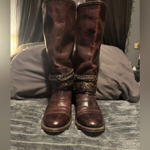 Freebird Breck sz 8 wine